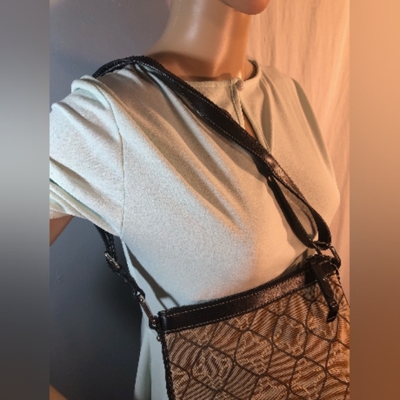 Nine West Sinewave Pattern XBody. § - Picture 11 of 12